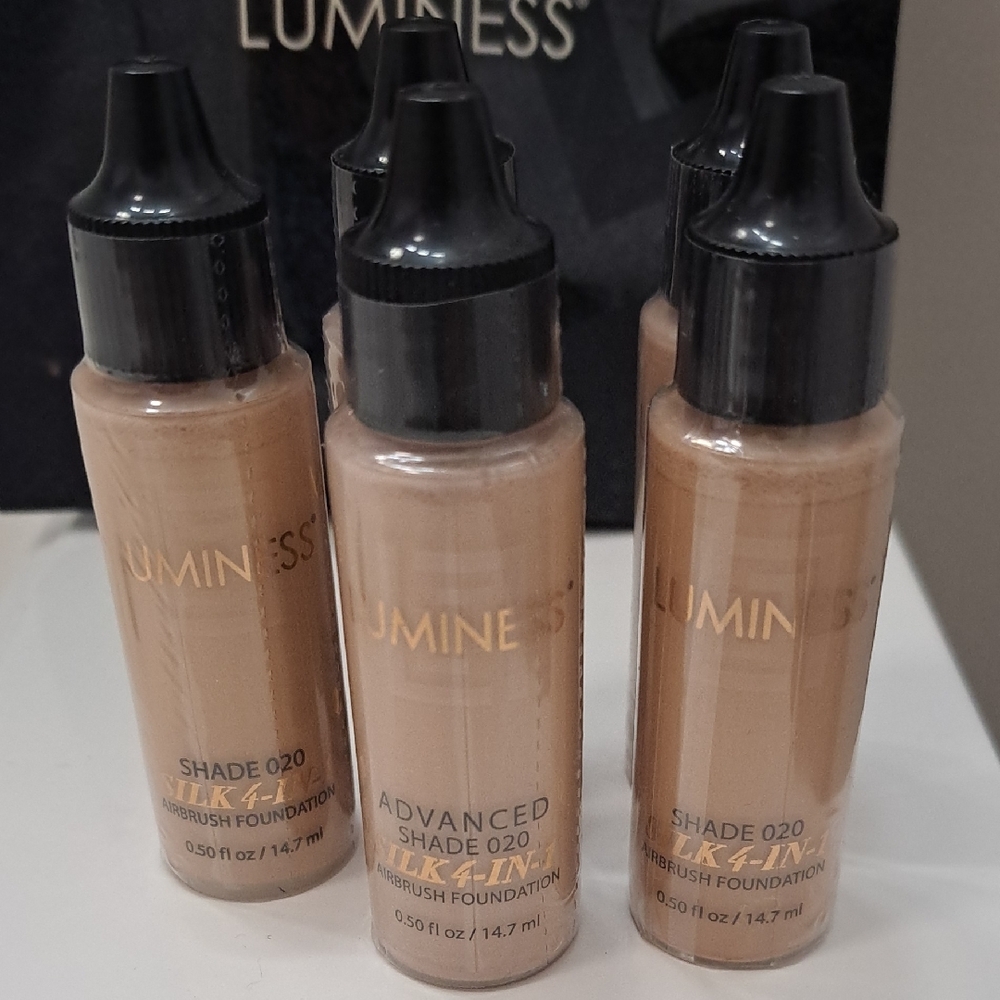 Luminess Silk 4-in-1 Airbrush Foundation - Shade 020